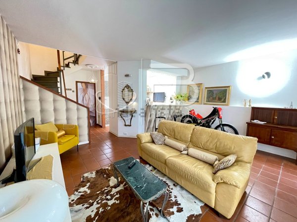 casa indipendente in vendita a Massa e Cozzile in zona Traversagna