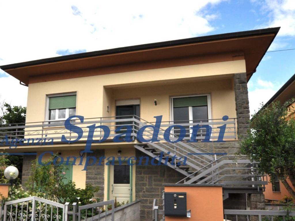 appartamento in vendita a Massa e Cozzile in zona Traversagna
