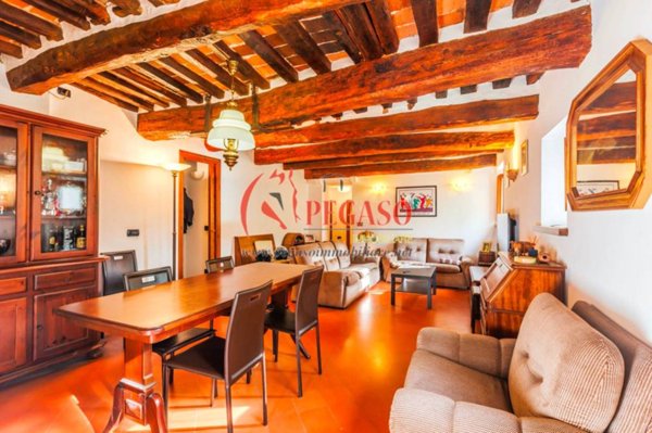 appartamento in vendita a Massa e Cozzile in zona Cozzile