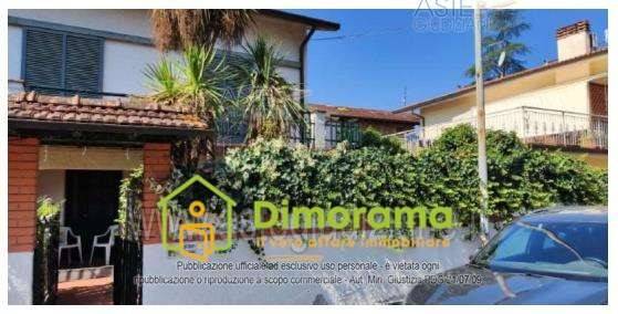 casa indipendente in vendita a Massa e Cozzile