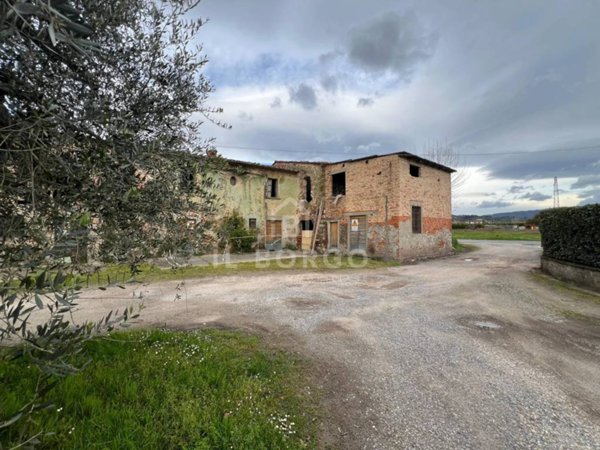 appartamento in vendita a Massa e Cozzile in zona Traversagna