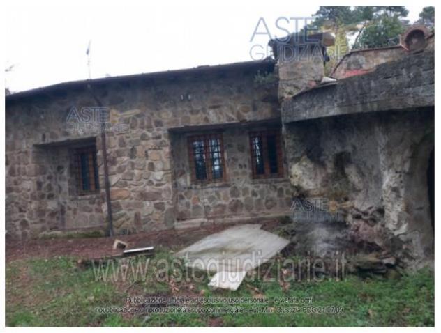 casa indipendente in vendita a Massa e Cozzile