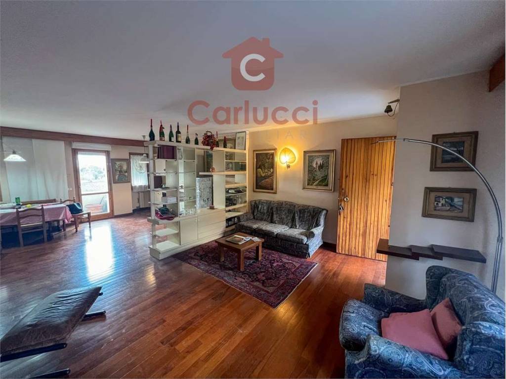 appartamento in vendita a Massa e Cozzile