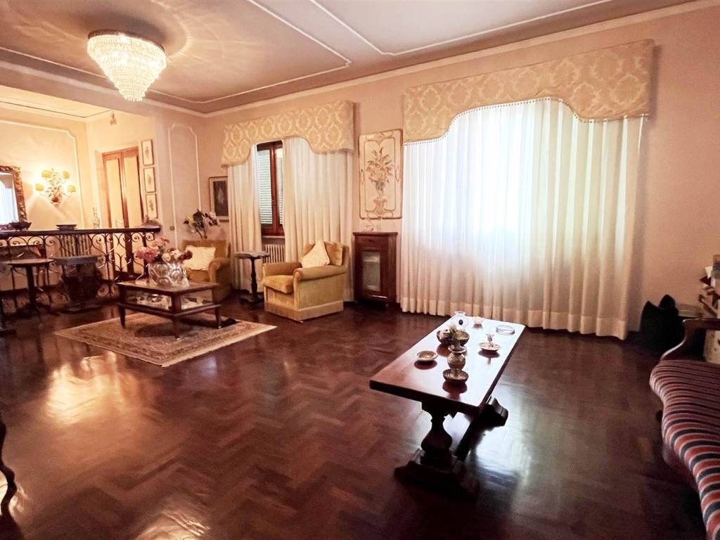 casa indipendente in vendita a Massa e Cozzile in zona Margine Coperta