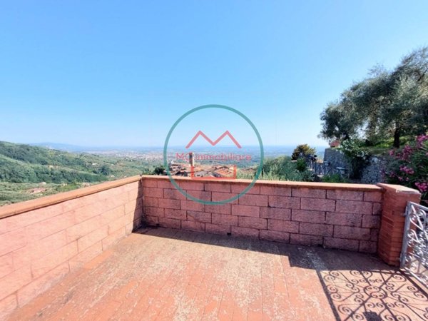 appartamento in vendita a Massa e Cozzile in zona Massa