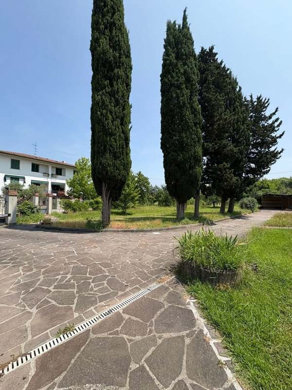 casa indipendente in vendita a Massa e Cozzile in zona Margine Coperta