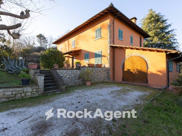casa indipendente in vendita a Massa e Cozzile in zona Vangile