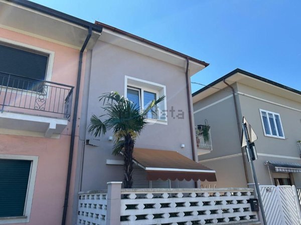 appartamento in vendita a Massa e Cozzile in zona Traversagna