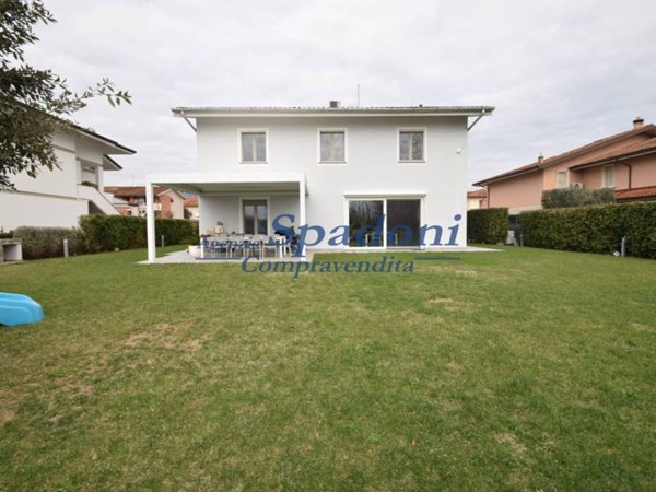 casa indipendente in vendita a Massa e Cozzile in zona Margine Coperta