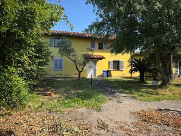 ufficio in vendita a Massa e Cozzile in zona Traversagna