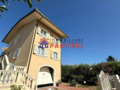 casa indipendente in vendita a Massa e Cozzile