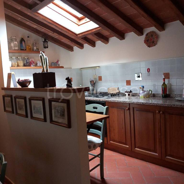 appartamento in vendita a Massa e Cozzile in zona Cozzile