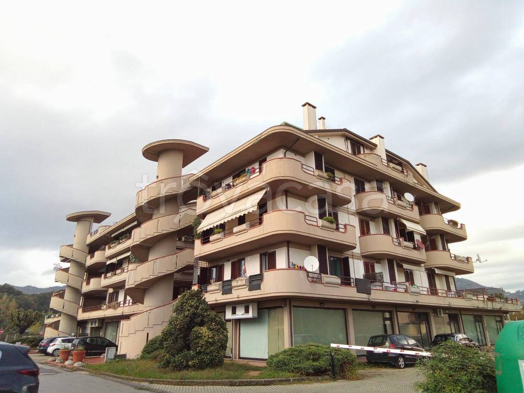 appartamento in vendita a Massa e Cozzile in zona Margine Coperta