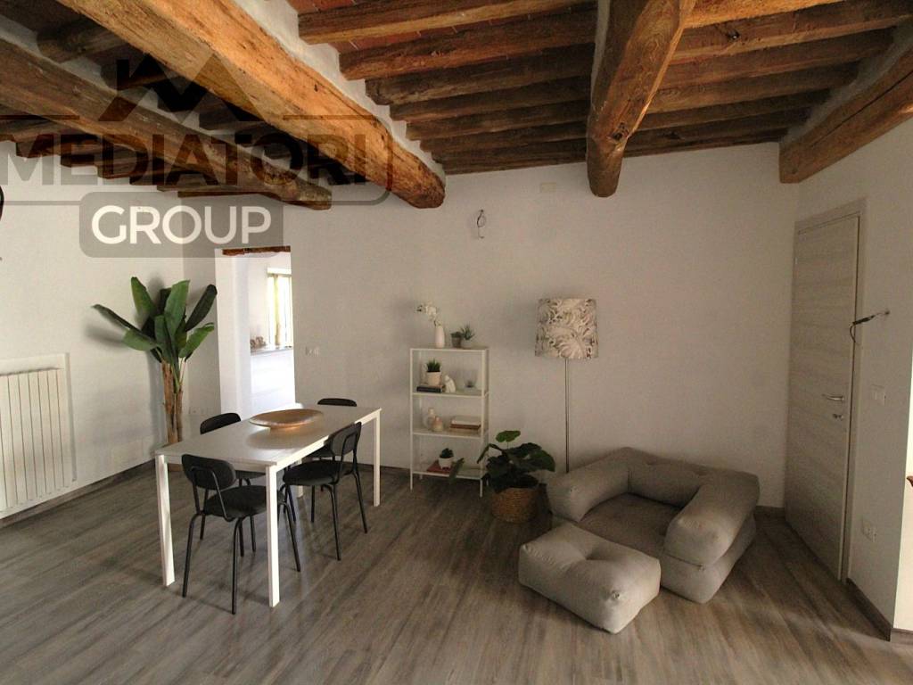 casa indipendente in vendita a Massa e Cozzile in zona Cozzile