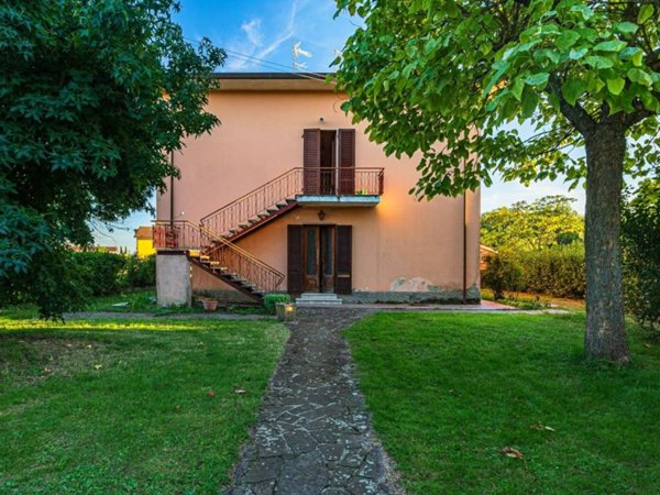 casa indipendente in vendita a Massa e Cozzile in zona Traversagna