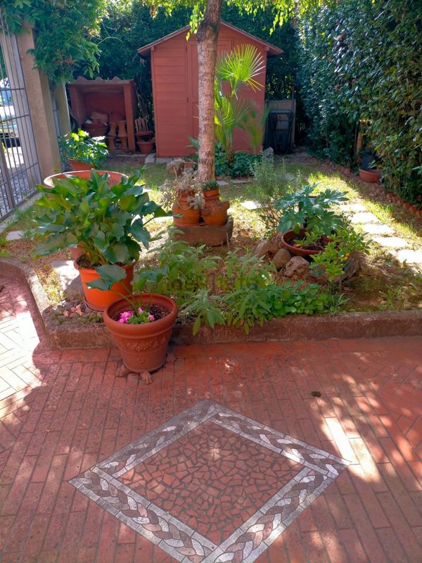 casa indipendente in vendita a Massa e Cozzile