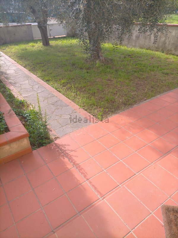 casa indipendente in vendita a Massa e Cozzile