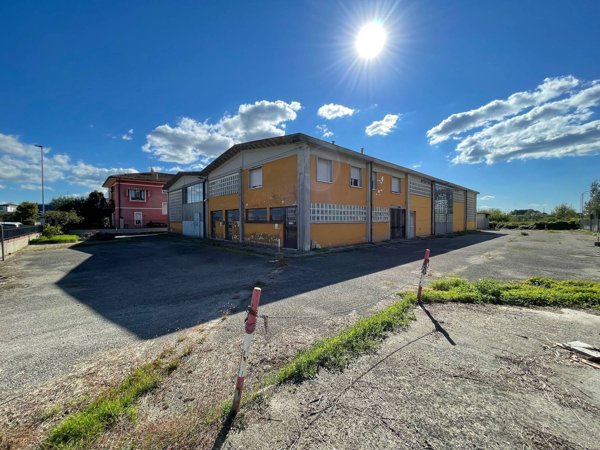 ufficio in vendita a Massa e Cozzile in zona Margine Coperta