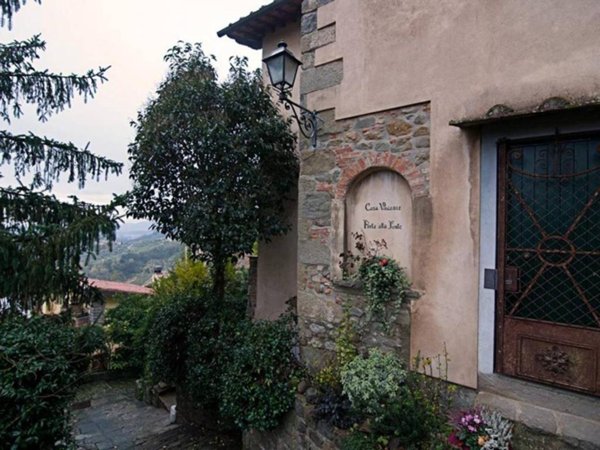 casa indipendente in vendita a Massa e Cozzile in zona Massa