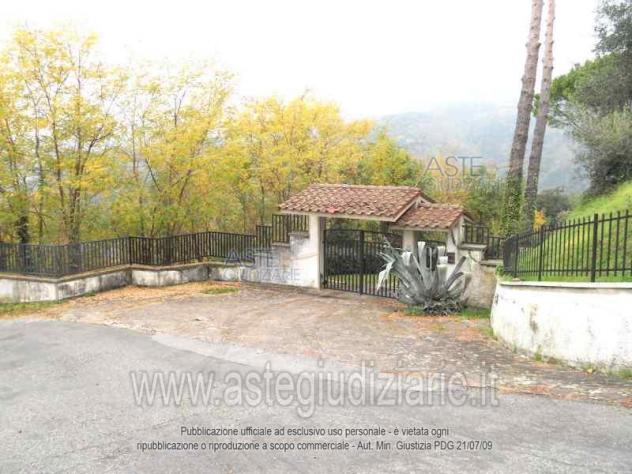 terreno edificabile in vendita a Massa e Cozzile