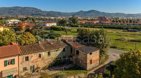 casa semindipendente in vendita a Massa e Cozzile
