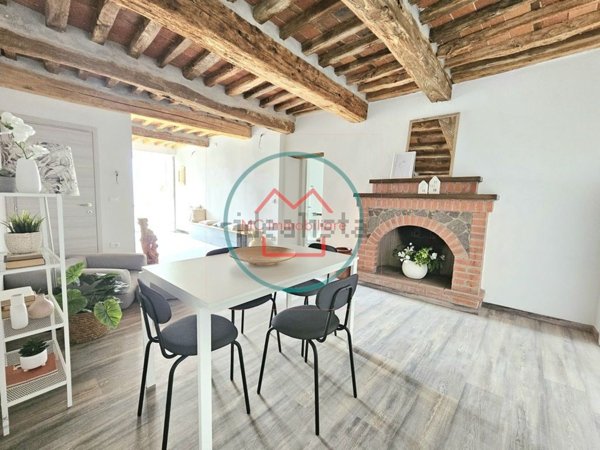 appartamento in vendita a Massa e Cozzile in zona Cozzile