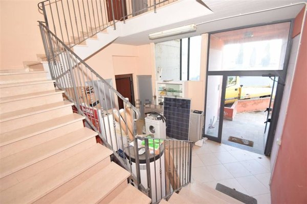 ufficio in vendita a Massa e Cozzile