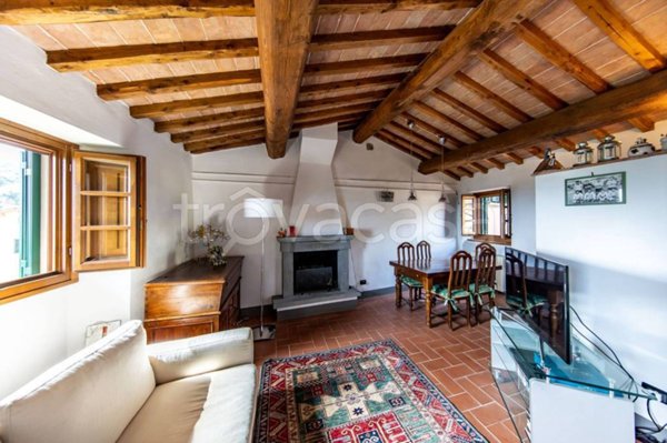 casa indipendente in vendita a Massa e Cozzile in zona Cozzile