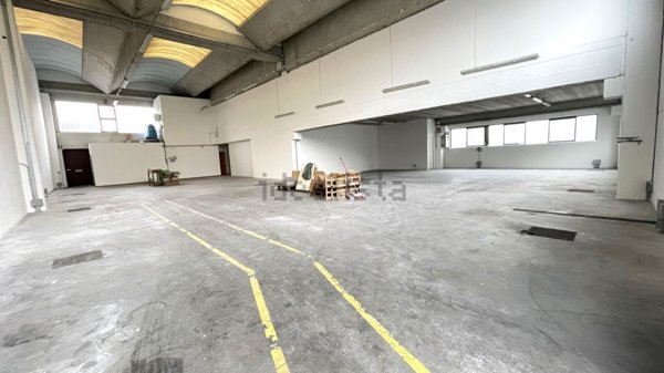 capannone in vendita a Massa e Cozzile