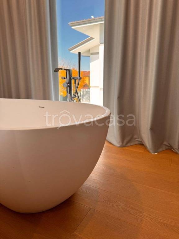 casa indipendente in vendita a Massa e Cozzile