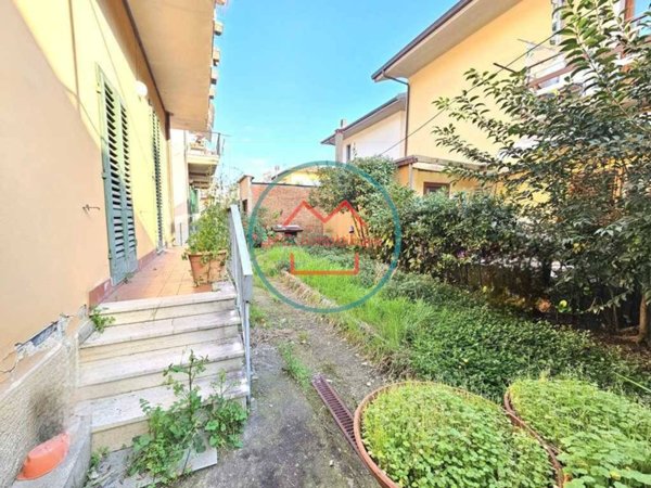 casa indipendente in vendita a Massa e Cozzile in zona Margine Coperta