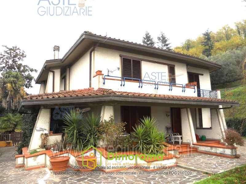 casa indipendente in vendita a Massa e Cozzile