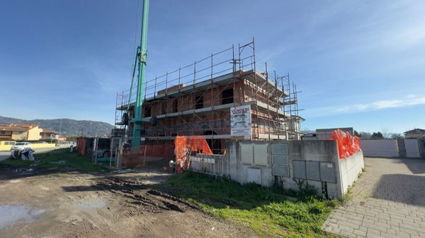 casa indipendente in vendita a Massa e Cozzile in zona Margine Coperta