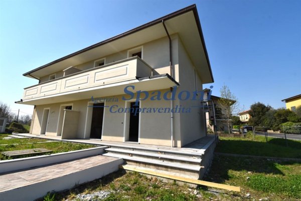 casa indipendente in vendita a Massa e Cozzile in zona Traversagna