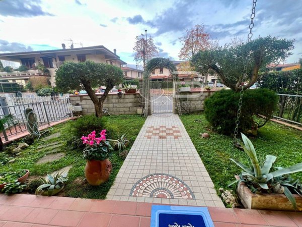 casa indipendente in vendita a Massa e Cozzile in zona Margine Coperta
