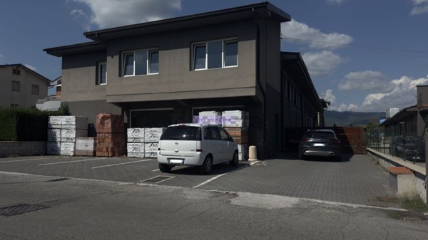 capannone in vendita a Massa e Cozzile