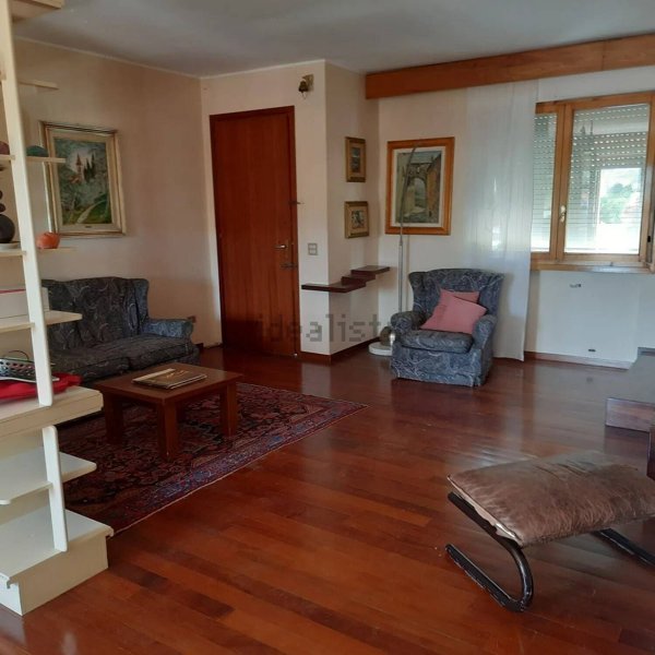 casa indipendente in vendita a Massa e Cozzile