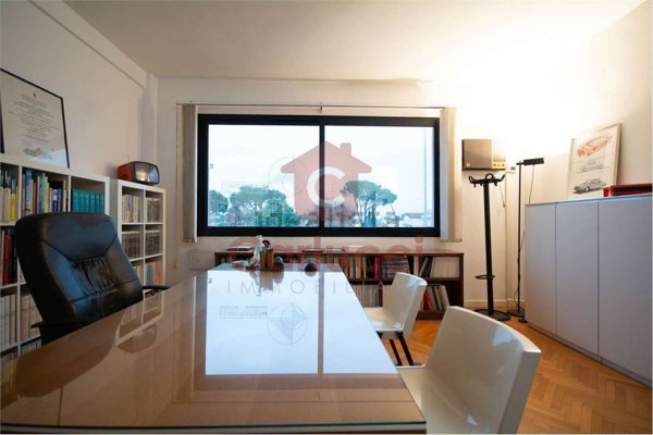 ufficio in vendita a Massa e Cozzile in zona Traversagna