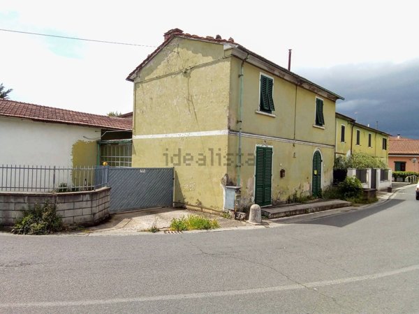 appartamento in vendita a Massa e Cozzile in zona Traversagna