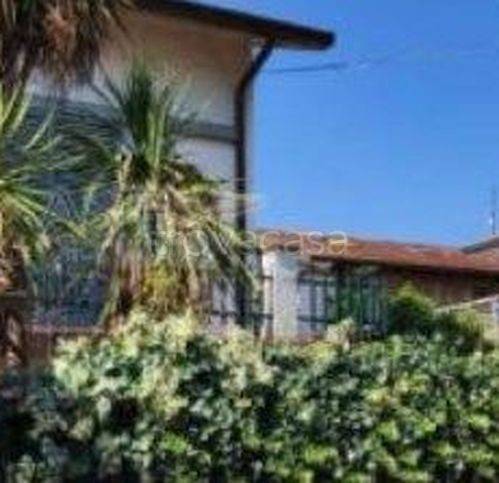 casa indipendente in vendita a Massa e Cozzile in zona Cozzile