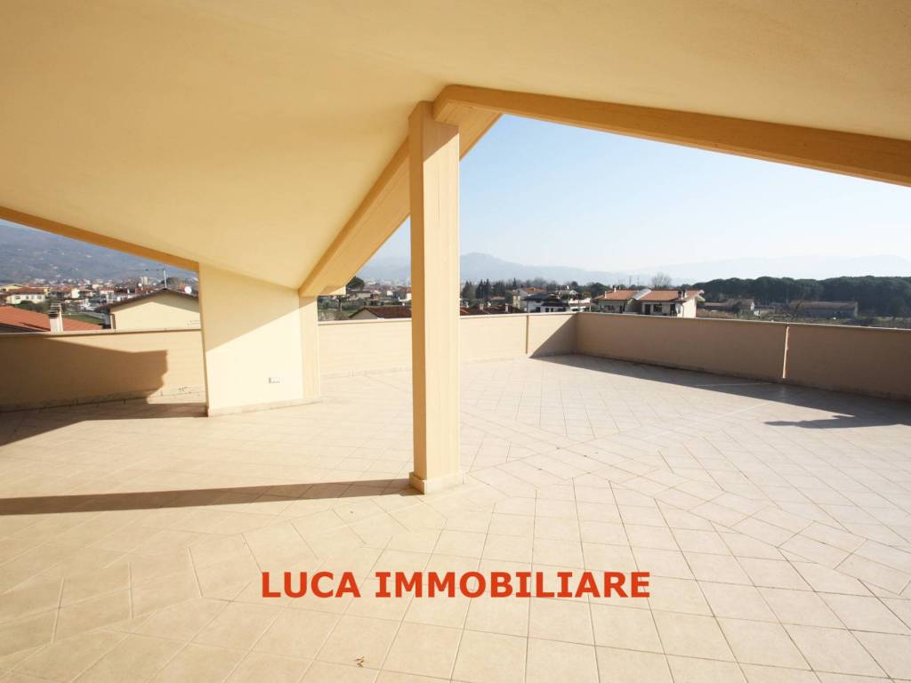 appartamento in vendita a Massa e Cozzile in zona Traversagna