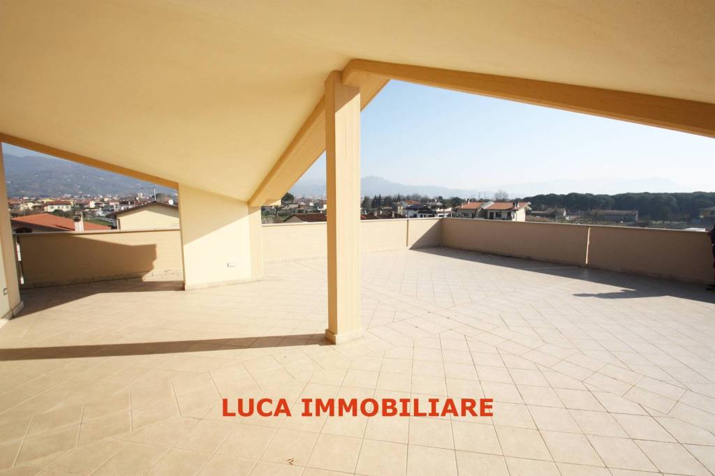 appartamento in vendita a Massa e Cozzile