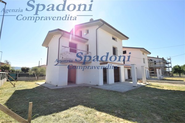 casa indipendente in vendita a Massa e Cozzile in zona Cozzile