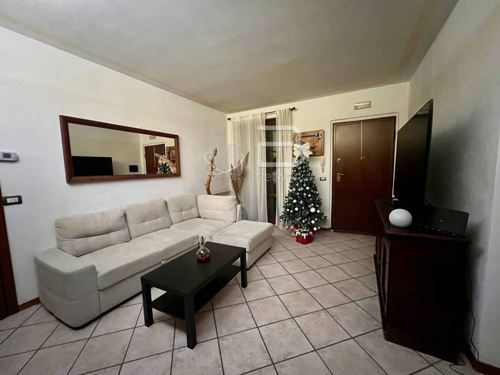 appartamento in vendita a Massa e Cozzile in zona Cozzile