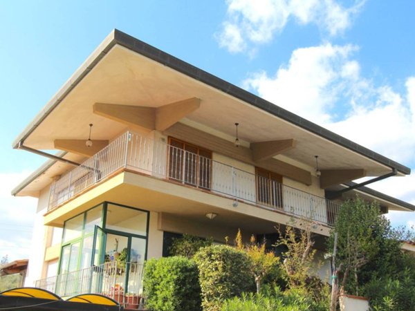 casa indipendente in vendita a Massa e Cozzile in zona Traversagna