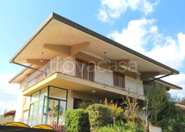 casa indipendente in vendita a Massa e Cozzile