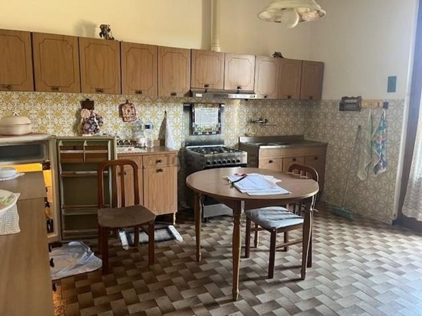 casa semindipendente in vendita a Massa e Cozzile