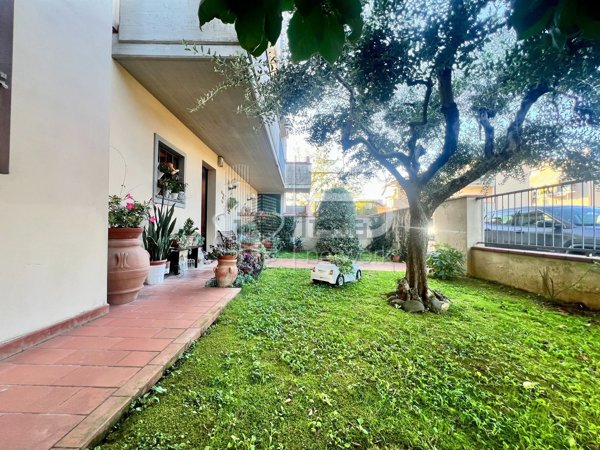 appartamento in vendita a Massa e Cozzile