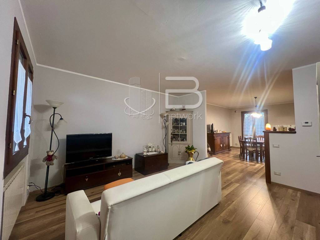 appartamento in vendita a Massa e Cozzile in zona Traversagna