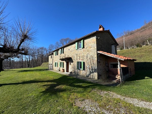 appartamento in vendita a Massa e Cozzile